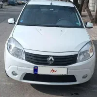 رنو ساندرو اتوماتیک