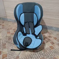 صندلی ماشین کودک در حد نو