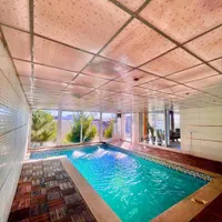 عمارت استخر داخل شیک مستقیم از مالک|اجارهٔ کوتاه‌مدت ویلا و باغ|کرج, آق تپه|دیوار