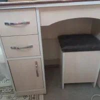 میز چرخ خیاطی در حد نو بدون‌خط و خشی
