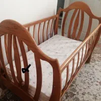تخت کودک چوب|تخت و صندلی بچه|مشهد, شهید آوینی|دیوار