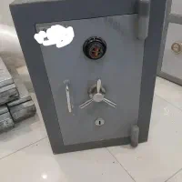 دو عدد گاو صندوق بزرگ