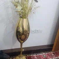 گلدان طلایی باگلهاش