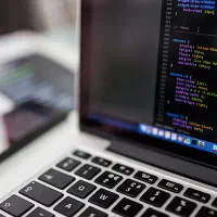 برنامه‌نویسی اختصاصی وب‌سایت و اپلیکیشن