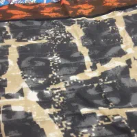 تعدادی شال و روسری