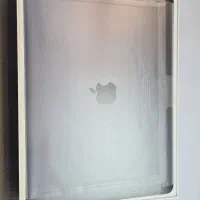 مک بوک پرو ۲۰۱۷ در حد آکبند