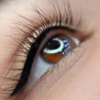 مدل شیدینگ لب و خط چشم و بن مژه