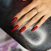 کاشت ناخن پلی ژل ژلیش لمینت ناخن|خدمات آرایشگری و زیبایی|مشهد, مقدم|دیوار