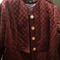 پالتو مخمل زرشکی درحد نو با شالش