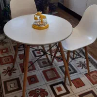 میز فانتزی زیبا با صندلی