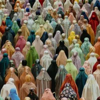 فروشنده خانم