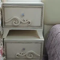 تخت دو نفره با پاتختی و میز آرایش