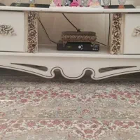 ساعت ایستاده و میز تلویزیون