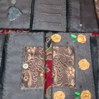 فروش تعدادی کیف پولی زنانه دست دوز