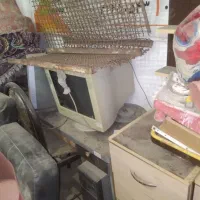 میز کامپیوتر.مانیتور.