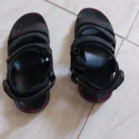 کفش کارکرده ولی کاملا سالم فقط۳۰۰تومان|کفش و لباس بچه|اصفهان, پوریای ولی|دیوار