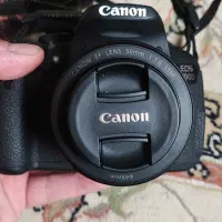 دوربین Canon 700d همراه با دوتا لنز در حد نو
