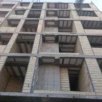 نگهبان ساختمان با کار