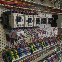 برقکار صنعتی و تعمیر دستگاه های صنعتی و ساخت تابلو