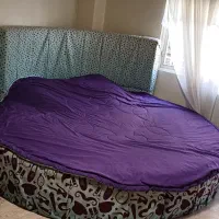 تخت دونفره گرد بزرگ چوب اصل|تخت و سرویس خواب|تهران, جمالزاده|دیوار