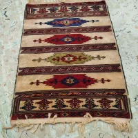 یک عدد قالیچه پشمی اصل دست بافت