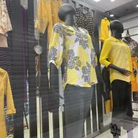 تجهیزات فروشگاه و لباس مانکن /رگال//لباس بانوان.|فروشگاه و مغازه|شهرکرد, |دیوار