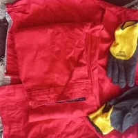 لباس و دستکش کار