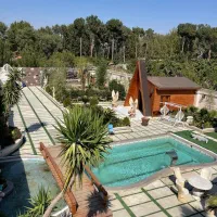 اجاره روزانه باغ ویلا استخردار