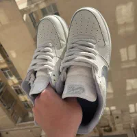 کتونی نایک ایر فورس دوبار پوشیده شده ۴۲