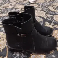 نیم بوت مشکی سایز۳۹
