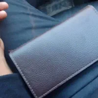 مدارک گم شده با همین کیف