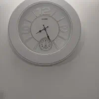 ساعت دیواری کاملا سالم