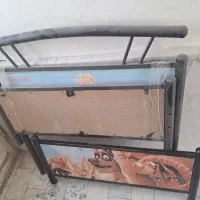 دو عدد تخت فلزی بدون تشک با تخته ، کار کرده