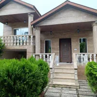 ویلای نیم پیلوت ۲۰۰ متری مبله جنگلی سنددار