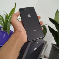 اپل iPhone 8 Plus با حافظهٔ ۶۴ گیگابایت تمیز