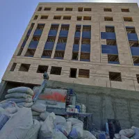 کارگر تی کش فوم بتن