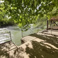 ویلا لب آب باغبهادران ، باغ بهادران ، باغبادران|اجارهٔ کوتاهمدت ویلا و باغ|لنجان, |دیوار