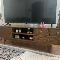 میز تلویزیون تمام چوبی جنس خوب نئوپان نیست