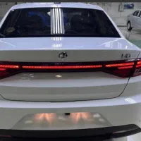 تا ا V1 پلاس ۶ دنده سفید و بیمه شخص ثالث ۱۲ ماهه