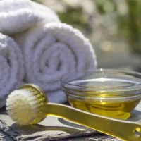 روغن ماساژ لیفت و فرمدهی