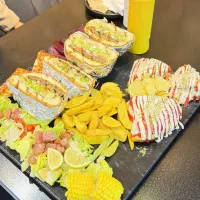 کارگر ساده در فست فود