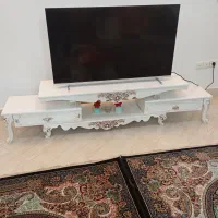 فروش میز تلویزیون کاملا سالم در حد نو