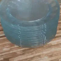 بشقاب شیشه ای وقتشق وچنگال