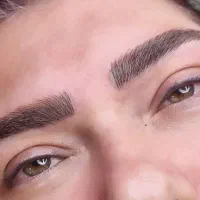 مدل برای میکروبلیدینگ شیدینگ لب