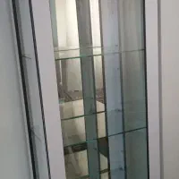 مبل ۴ نفره و ویترین سفید|مبلمان خانگی و میز عسلی|صومعهسرا, |دیوار