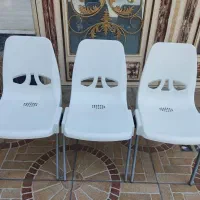 صندلی پلاستیکی و فلزی