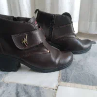 چند عدد کفش در حد نو|کیف، کفش، کمربند|دورود, |دیوار