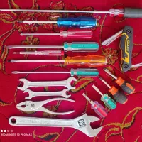 چند قلم آچار و پیچ گوشتی