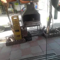 یه مغازه کبابی با کلیه وسایل