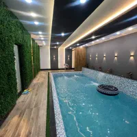 ویلااستخردارسرپوشیده آب گرم